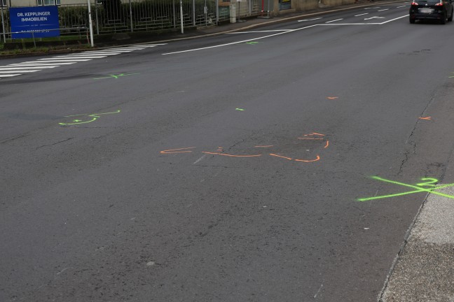 T�dlicher Verkehrsunfall: Mopedlenker (54) erlag nach Crash mit PKW im Klinikum seinen Verletzungen