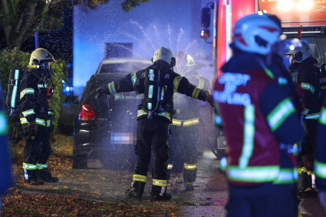 Kellerbrand: Drei Feuerwehren bei nchtlichem Brand in einem Wohnhaus in Leonding im Einsatz