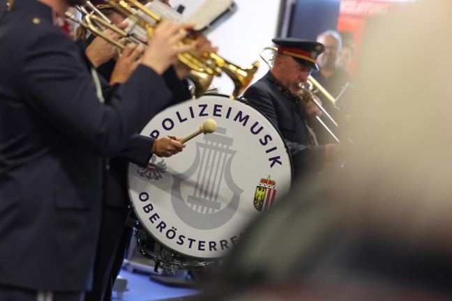 "retter Messe 2025": Claudia Plakolm (VP) erffnete in Wels die Leitmesse fr Einsatzorganisationen