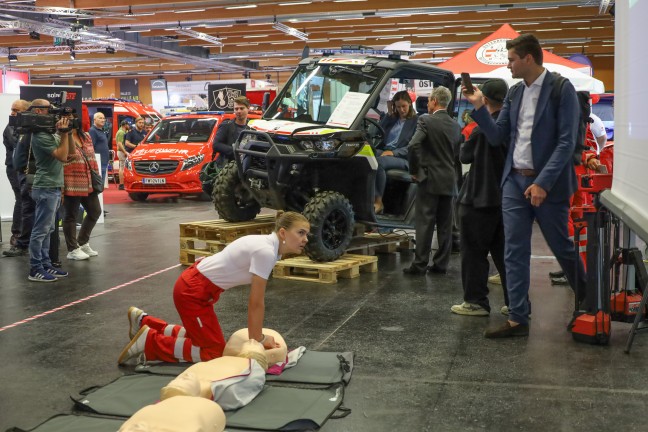 "retter Messe 2025": Claudia Plakolm (VP) erffnete in Wels die Leitmesse fr Einsatzorganisationen