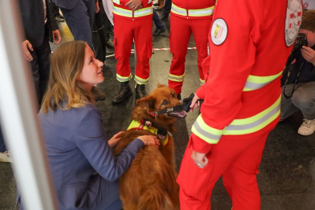 "retter Messe 2025": Claudia Plakolm (VP) erffnete in Wels die Leitmesse fr Einsatzorganisationen