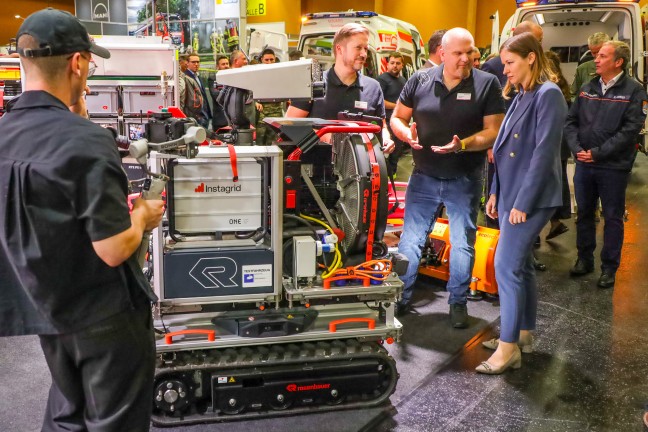 "retter Messe 2025": Claudia Plakolm (VP) erffnete in Wels die Leitmesse fr Einsatzorganisationen