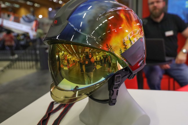 "retter Messe 2025": Claudia Plakolm (VP) erffnete in Wels die Leitmesse fr Einsatzorganisationen