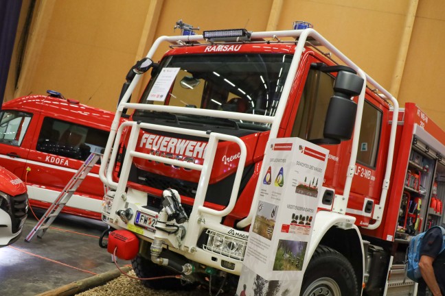 "retter Messe 2025": Claudia Plakolm (VP) erffnete in Wels die Leitmesse fr Einsatzorganisationen