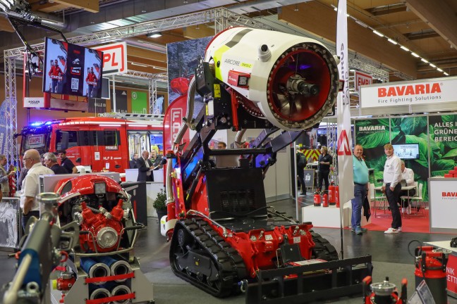 "retter Messe 2025": Claudia Plakolm (VP) erffnete in Wels die Leitmesse fr Einsatzorganisationen