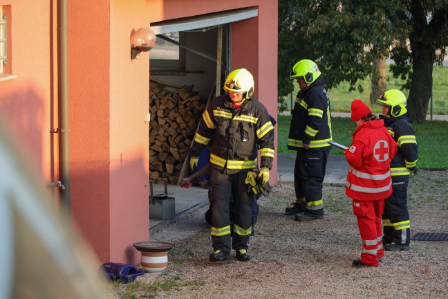 Verpuffung an Pelletsheizung sorgte fr morgendlichen Feuerwehreinsatz in Weikirchen an der Traun