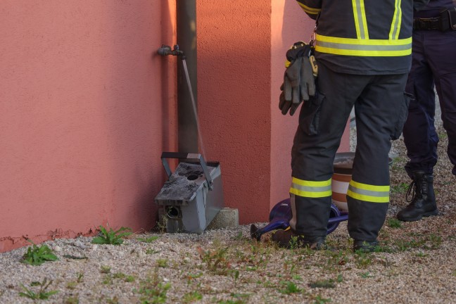 Verpuffung an Pelletsheizung sorgte fr morgendlichen Feuerwehreinsatz in Weikirchen an der Traun