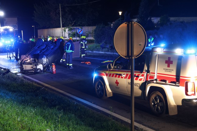 Tdlicher Verkehrsunfall: Autolenker starb bei folgenschwerem Unfall auf Eferdinger Strae in Fraham