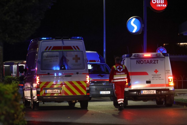 Schwer verletzt: Frau im Bahnhofsbereich in Neuhofen an der Krems von S-Bahn-Garnitur berrollt