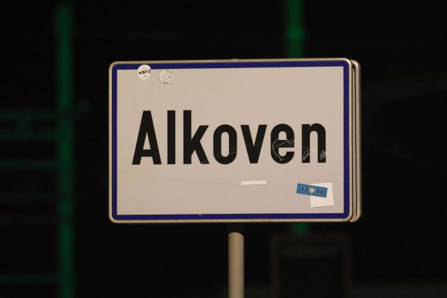 Einsatzkrfte zu Personenrettung aus "misslicher Lage" nach Alkoven alarmiert