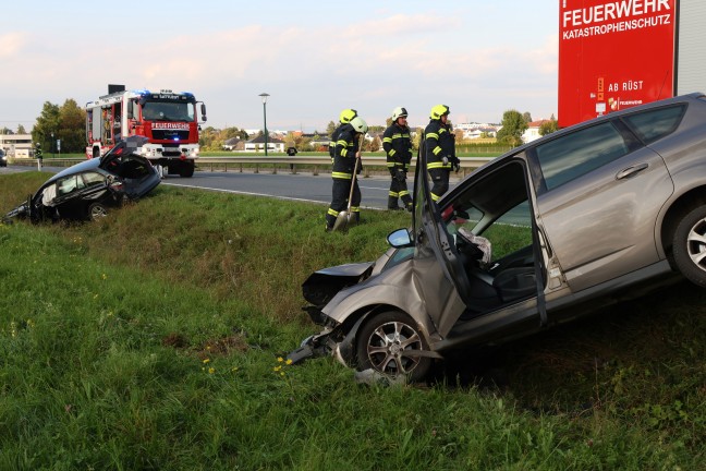 Kollision zwischen zwei Autos auf Pyhrnpass Strae in Sattledt