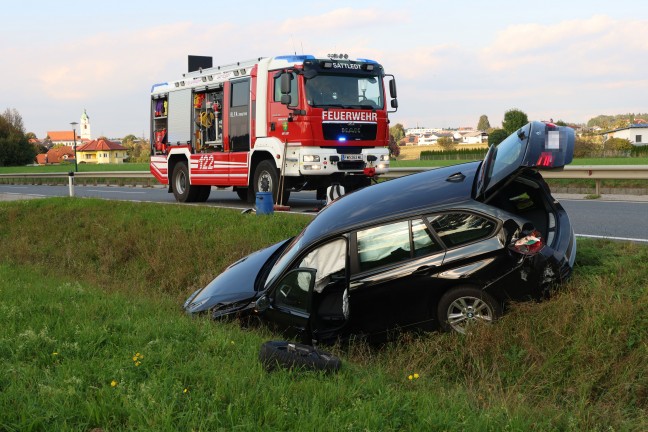 Kollision zwischen zwei Autos auf Pyhrnpass Strae in Sattledt