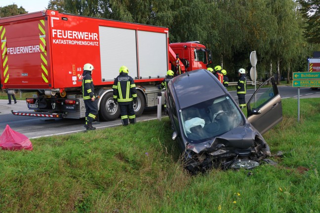 Kollision zwischen zwei Autos auf Pyhrnpass Strae in Sattledt