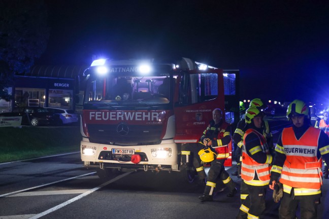 Auto bei Verkehrsunfall auf Wiener Strae in Redlham in den Struchern gelandet