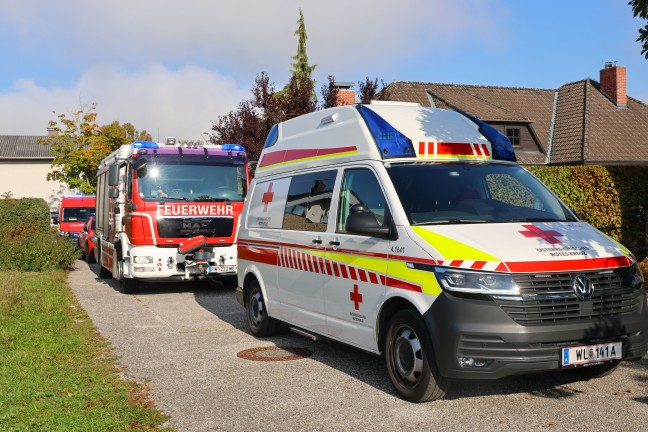 Personenrettung: ltere Person in Wels-Vogelweide in einem Klappbett eingeklemmt