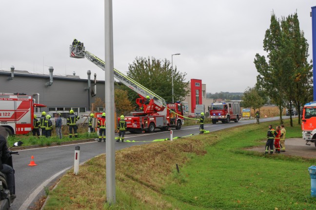 Fnf Feuerwehren bei Brand einer Absaugungsanlage bei einem Unternehmen in St. Marien im Einsatz