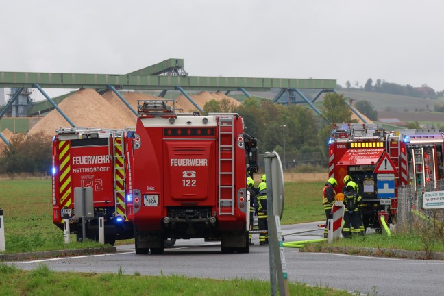 Fnf Feuerwehren bei Brand einer Absaugungsanlage bei einem Unternehmen in St. Marien im Einsatz
