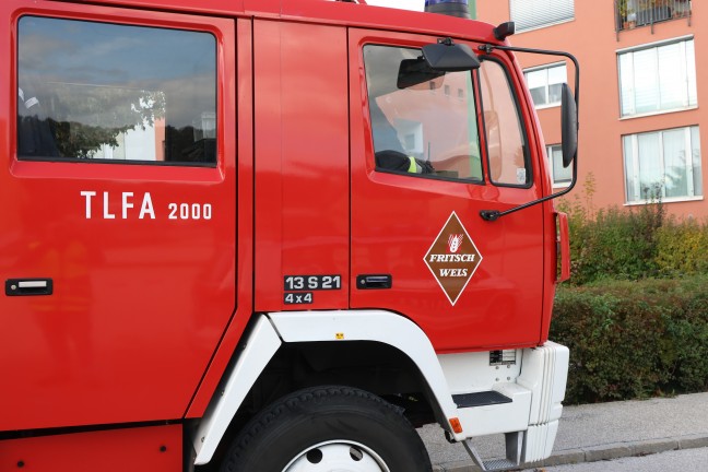 Einsatzkrfte bei Brand einer Waschmaschine in einem Einfamilienhaus in Wels-Lichtenegg im Einsatz