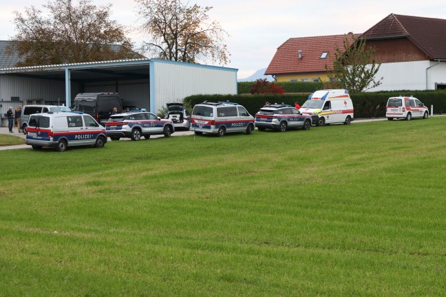 Cobraeinsatz: Polizeigroaufgebot bei Bauernhof in Vorchdorf im Einsatz