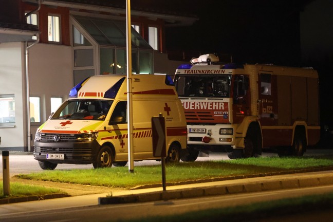 Traunkirchen: Drohnen der Feuerwehr bei groer Suchaktion nach abgngiger Frau im Einsatz