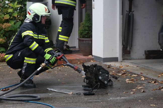 Brand eines Entfeuchtungsgertes im Keller eines Reihenwohnhauses in Thalheim bei Wels