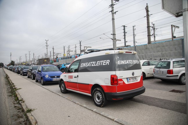 Personenzug abgeschleppt: Drei Feuerwehren zu Personenevakuierung nach Marchtrenk alarmiert