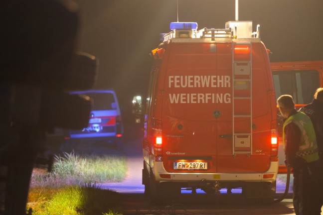Lenker leicht verletzt: Vollbeladener Holztransporter in Aurolzmnster umgestrzt
