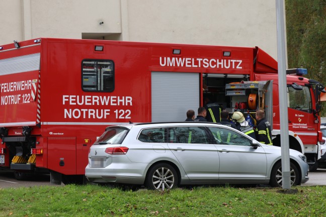 Schadstoffaustritt: Drei Feuerwehren bei Klinikum in Kirchdorf an der Krems im Einsatz