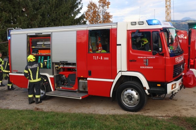 Nach Flmmarbeiten: Brand im Dachbereich eines Gebudes in Schlierbach schnell unter Kontrolle