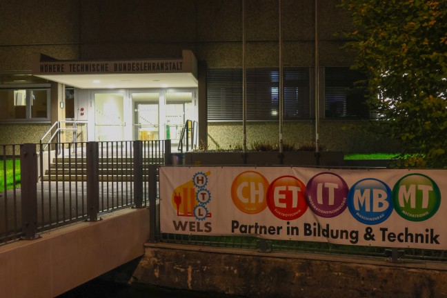 Bombendrohung: Schule in Wels-Innenstadt nach E-Mail-Drohung gerumt und polizeilich durchsucht