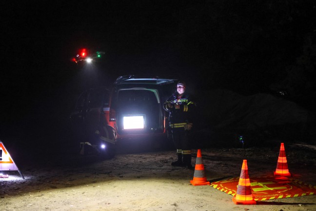 Personensuche: Feuerwehr zu nchtlicher Suchaktion nach Polizeieinsatz in Wels-Innenstadt alarmiert