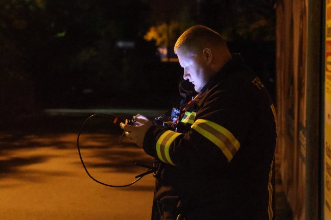 Personensuche: Feuerwehr zu nchtlicher Suchaktion nach Polizeieinsatz in Wels-Innenstadt alarmiert