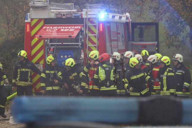 Ausgedehnter Brand einer Selche in einem Vierkanter in Schleiheim