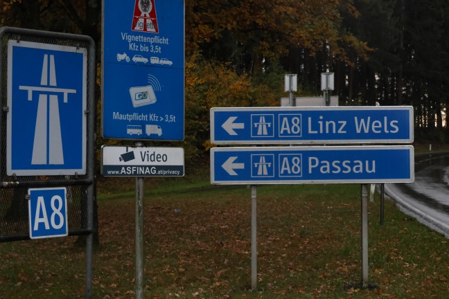 Gestoppt: Geisterfahrerin (85) auf Innkreisautobahn durchbrach Straensperre der Polizei