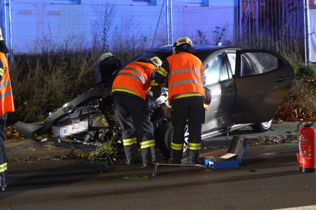 Geisterfahrerunfall: Heftiger Crash mit falsch fahrendem PKW auf Wiener Strae in Wels-Pernau