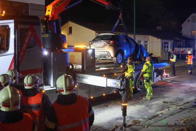 Geisterfahrerunfall: Heftiger Crash mit falsch fahrendem PKW auf Wiener Strae in Wels-Pernau
