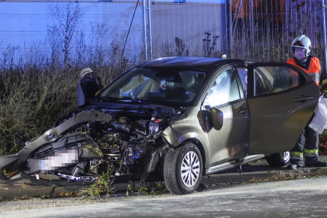 Geisterfahrerunfall: Heftiger Crash mit falsch fahrendem PKW auf Wiener Strae in Wels-Pernau