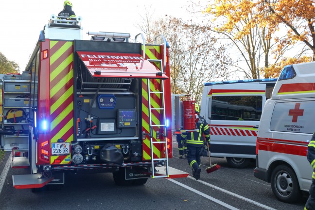 Frontalcrash: Personenrettung bei schwerem Verkehrsunfall auf Innviertler Strae in Bad Schallerbach