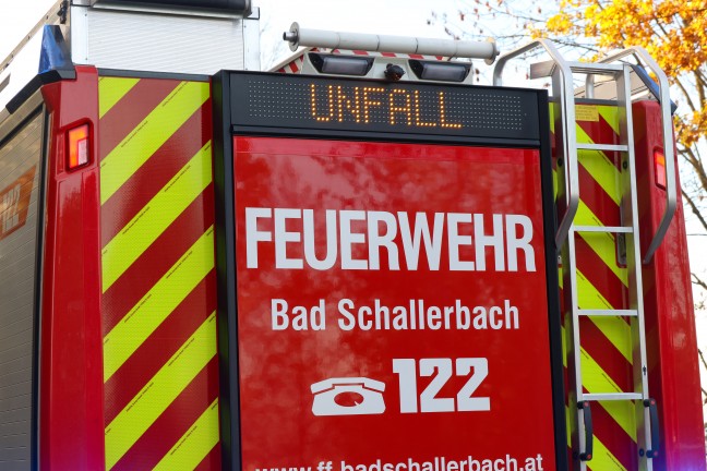 Frontalcrash: Personenrettung bei schwerem Verkehrsunfall auf Innviertler Strae in Bad Schallerbach