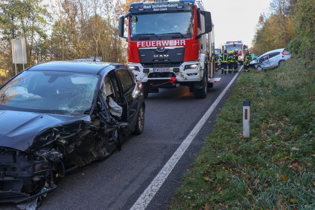 Frontalcrash: Personenrettung bei schwerem Verkehrsunfall auf Innviertler Strae in Bad Schallerbach