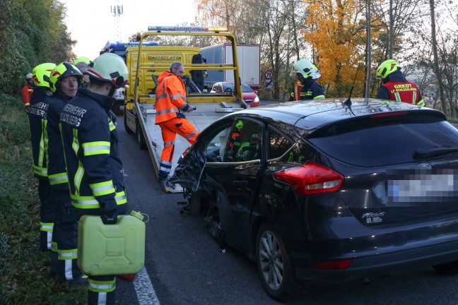 Frontalcrash: Personenrettung bei schwerem Verkehrsunfall auf Innviertler Strae in Bad Schallerbach