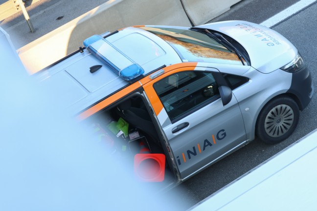 Auffahrunfall: Kilometerlanger Stau nach Verkehrsunfall auf Welser Autobahn in Wels-Puchberg