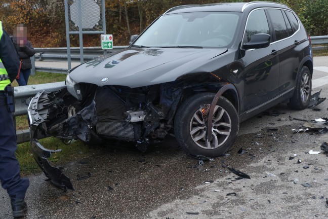 Sachschadenunfall: Kreuzungscrash zweier Autos in Steinhaus endet relativ glimpflich