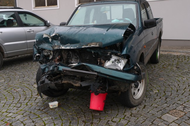 Stau im Frhverkehr nach Kreuzungscrash auf Innviertler Strae bei Krenglbach