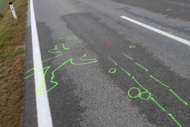 Tdlicher Verkehrsunfall: 35-Jhriger bei Pettenbach nachts von Auto berrollt