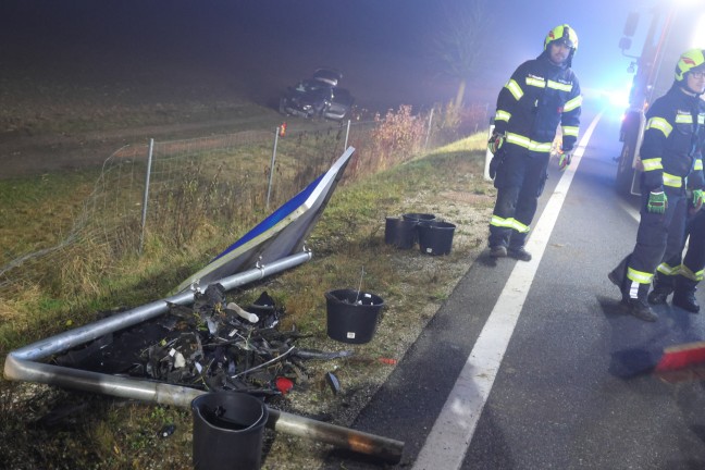 Schwerer Verkehrsunfall mit drei beteiligten Autos auf Steyrer Strae bei Kronstorf