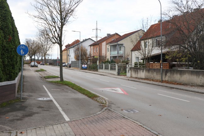 Einsatzkrfte zu Personenrettung nach Verkehrsunfall in Traun alarmiert
