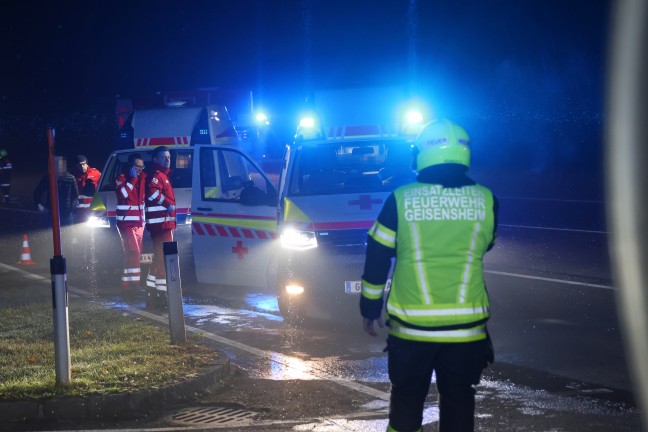 Drei Verletzte bei heftigem Kreuzungscrash auf Wallerner Strae in Pichl bei Wels