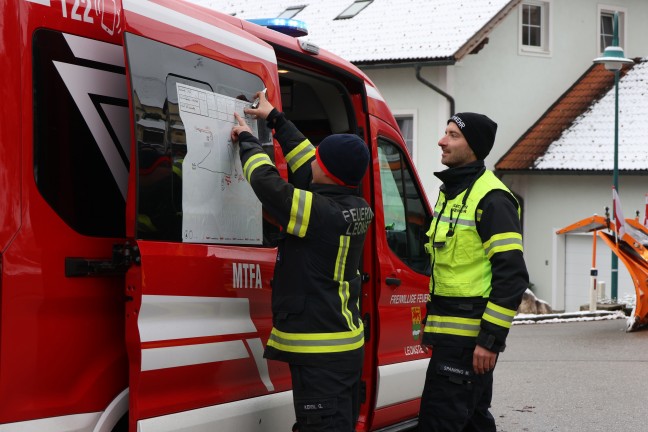 Schneepflug sorgte ungewollt fr rutschige Strae in Grnburg