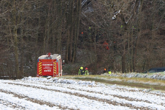 Personenrettung: Rettung einer verletzten Person aus unwegsamem Waldstck in Sipbachzell